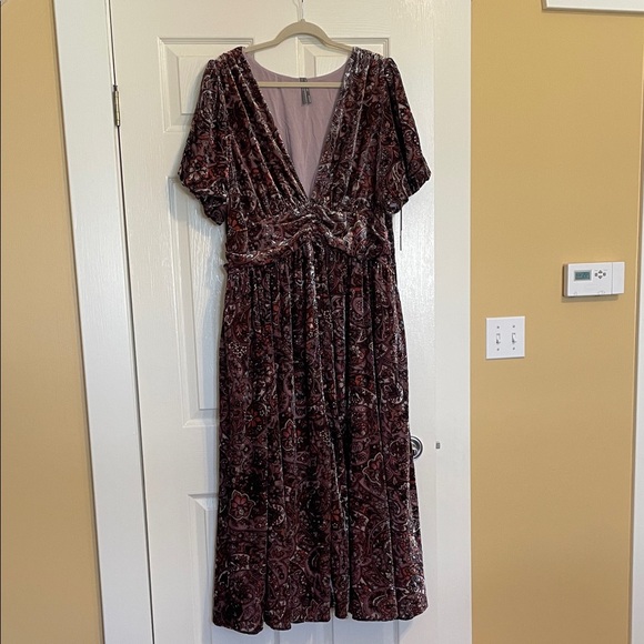 Anthropologie Dresses & Skirts - Anthropologie Burgundy Velvet Midi Dress